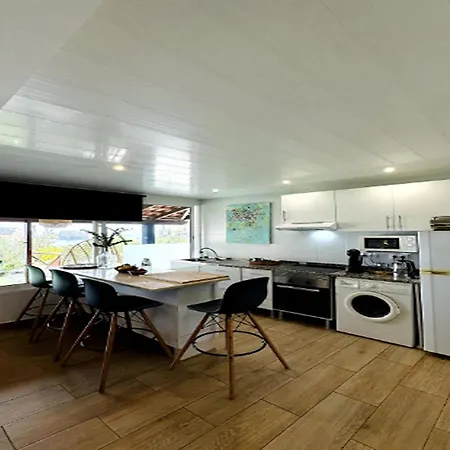 Hébergement de vacances In With Garden *