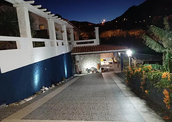 Feriehus In With Garden Porto Da Cruz