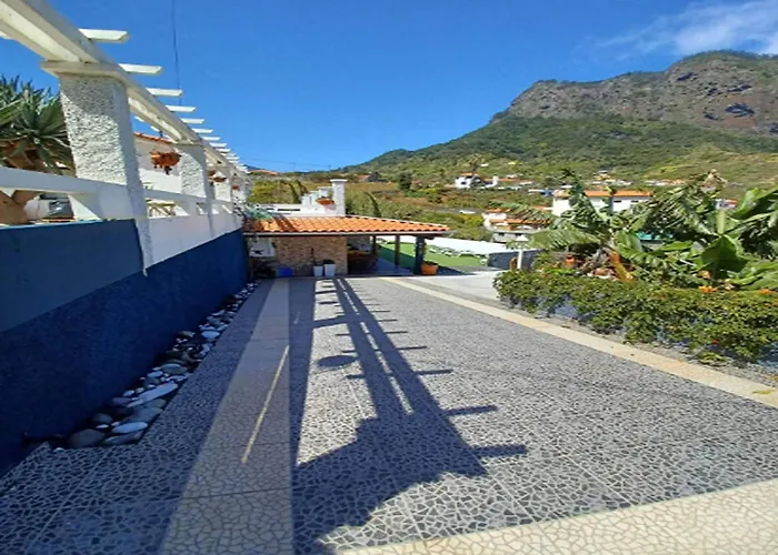 In With Garden * Porto Da Cruz